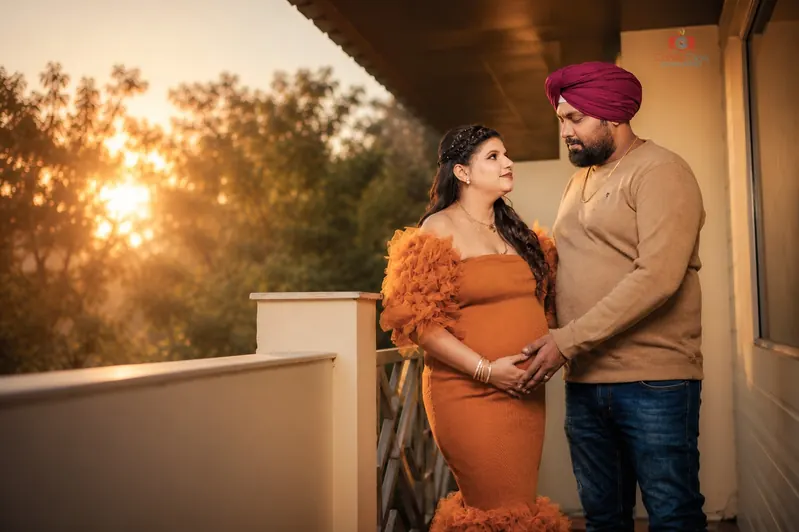 Elegant maternity gown portrait in Asansol by Candid Clicks