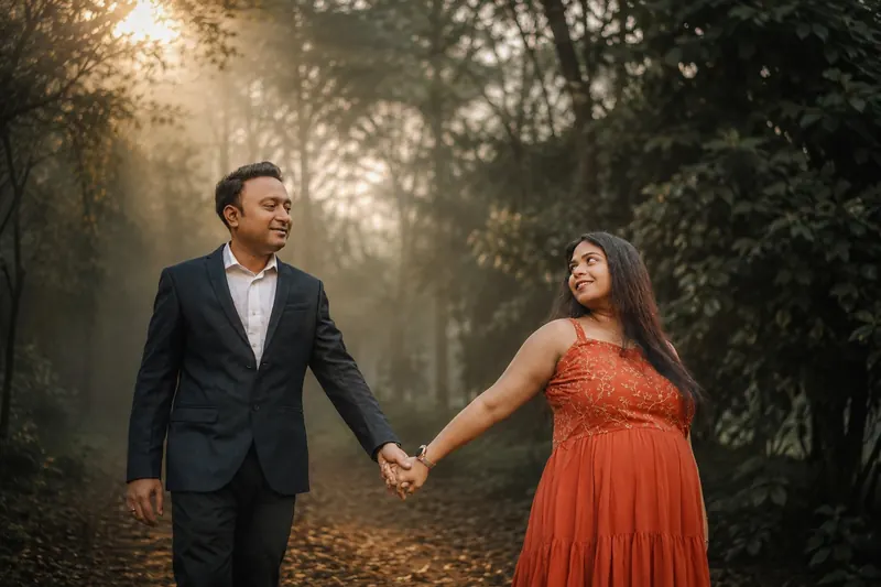 Expecting couple lifestyle maternity photography by Candid Clicks